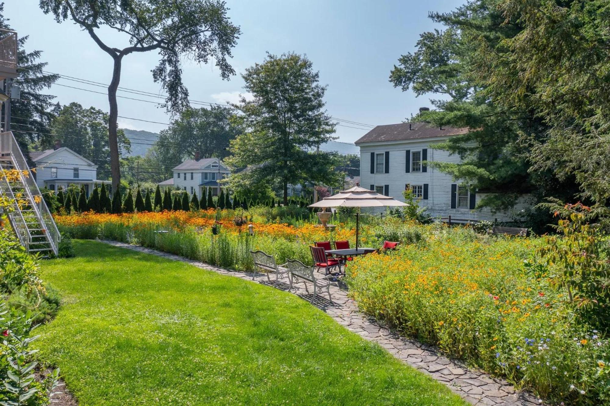 Wainwright Inn Great Barrington Exterior photo
